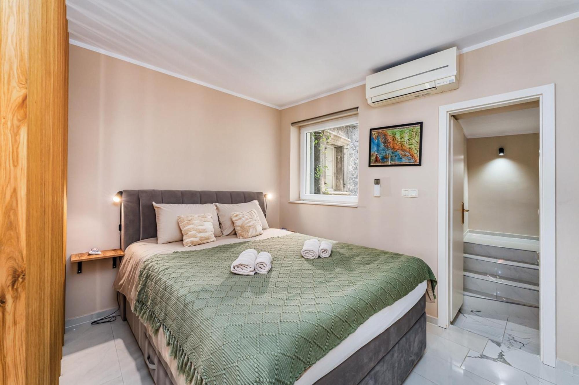 Samm Apartments ชิเบนิก ภายนอก รูปภาพ