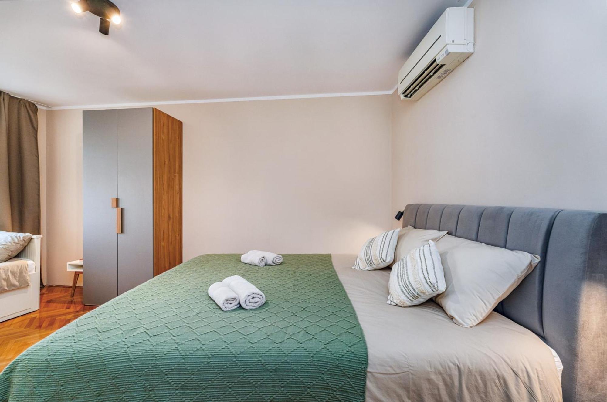 Samm Apartments ชิเบนิก ภายนอก รูปภาพ
